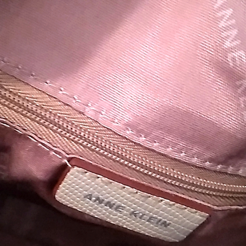 Anne Klein Crossbody! - Picture 6 of 9